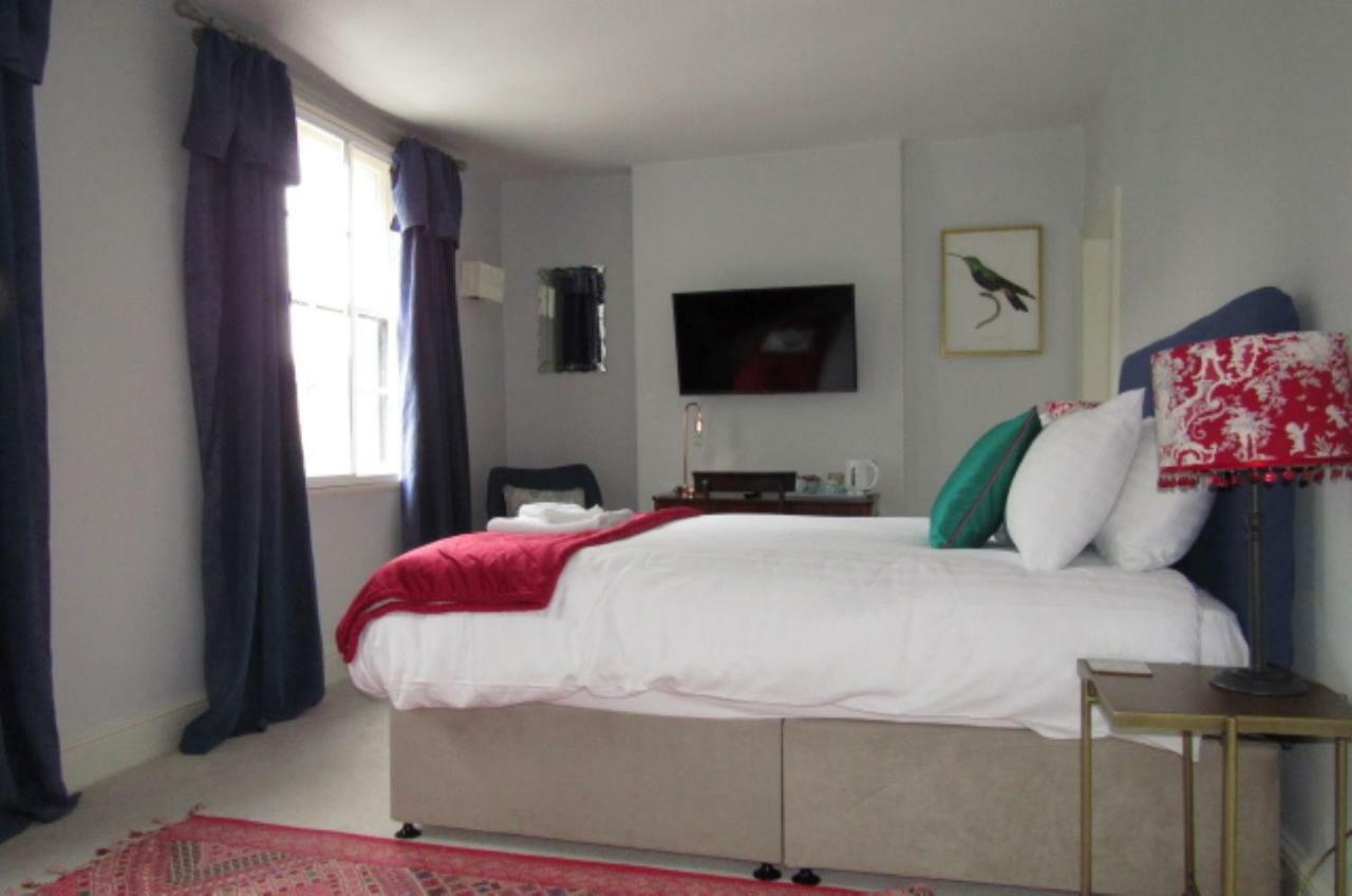 The Old Vicarage Hotel & Restaurant Μπριτζγουότερ Εξωτερικό φωτογραφία A bedroom at The Swan