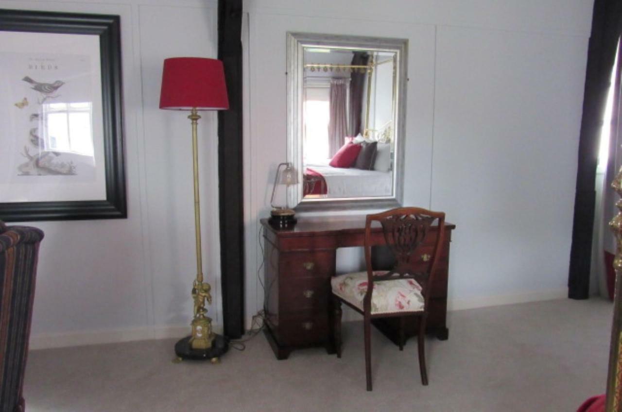 The Old Vicarage Hotel & Restaurant Μπριτζγουότερ Εξωτερικό φωτογραφία A dressing table